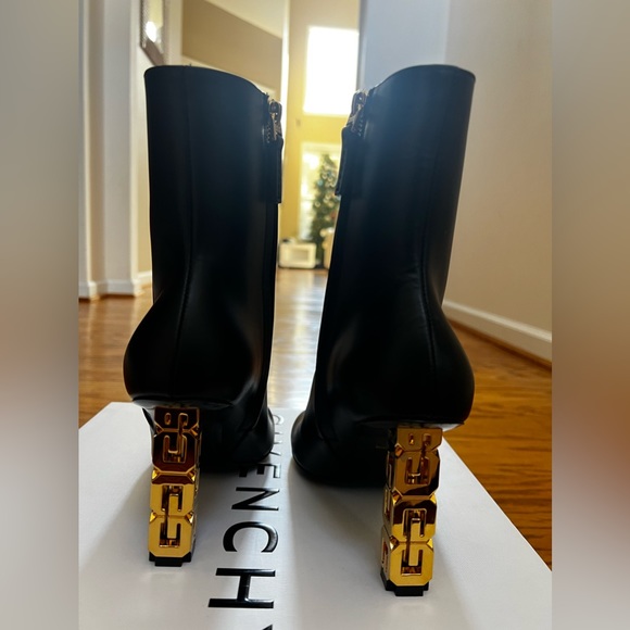 😊SOLD😊Givenchy G Cube Ankle black booties in size 37 - Picture 10 of 14